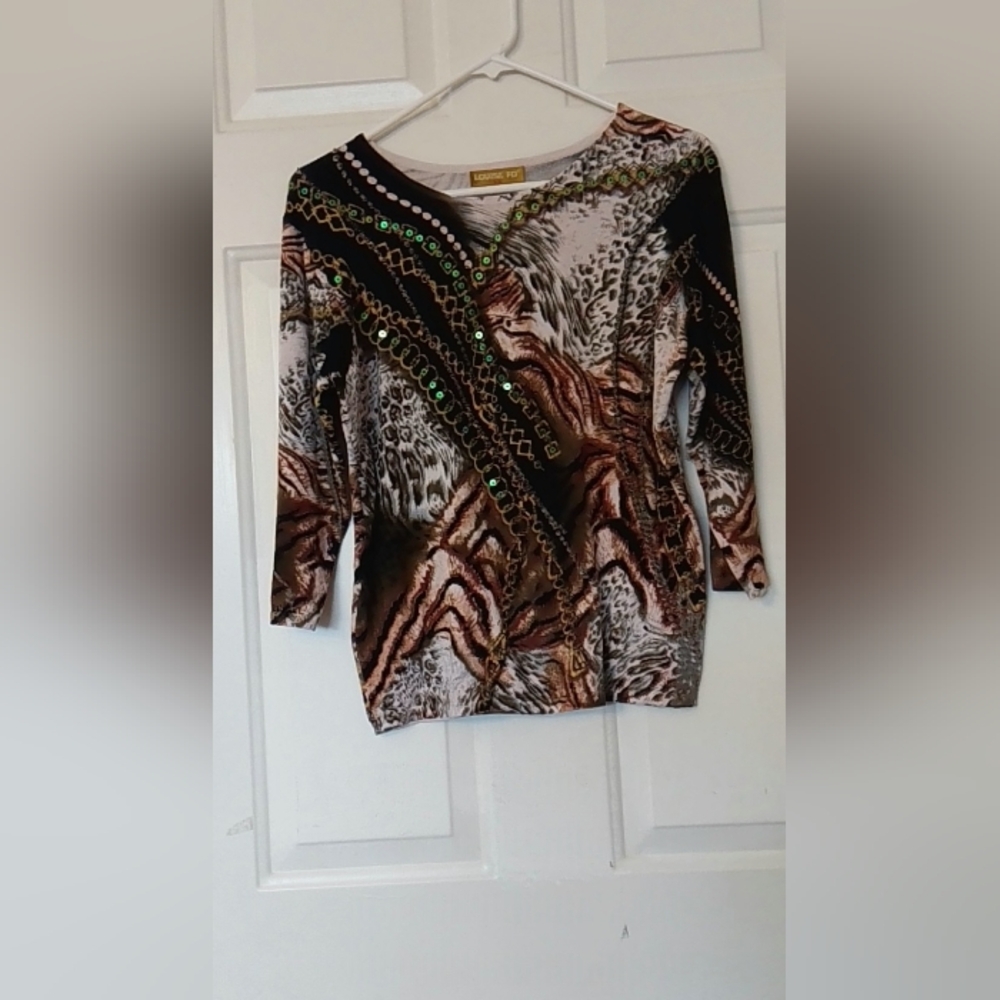 Louis Vuitton Beige and Black Patterned Garment